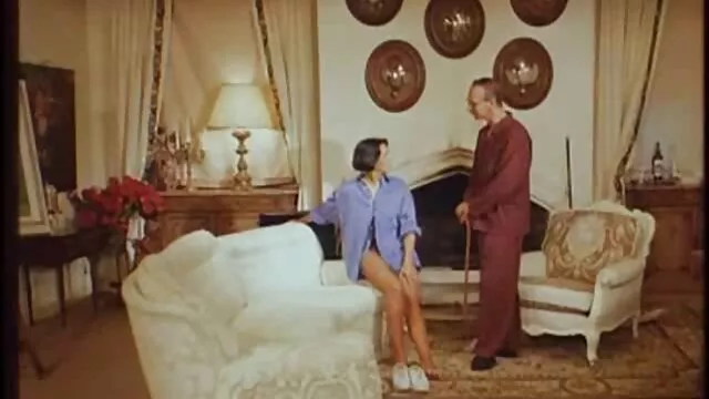 スカートオープン目の下のビュー エロメン 無 修正