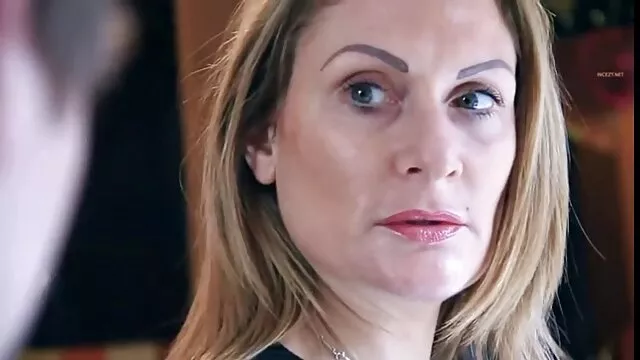 金髪のシャワーの楽しみ自身はいいです エッチ 動画 無料 女