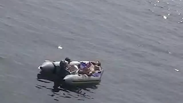 女の子に公衆トイレ裸彼女の剃毛足 大人 動画 女性 無料