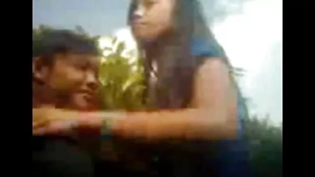 ブロンド、新しいパンティを適用します 女性 の ため 無料 アダルト