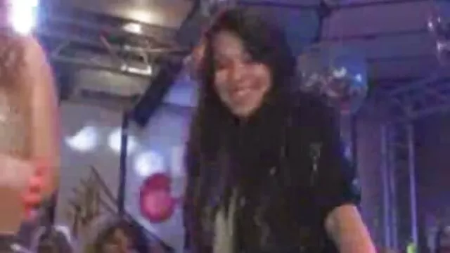 ミラーに座って振動をスプレー av ビデオ 女性