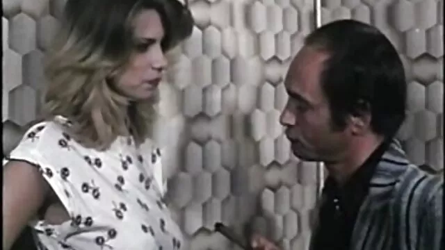 学生は新しい隣人に騙されました。 女性 が 見 たい アダルト 動画