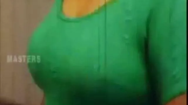 幸運な恋人は首の女性を奪った 月野 帯 人 動画