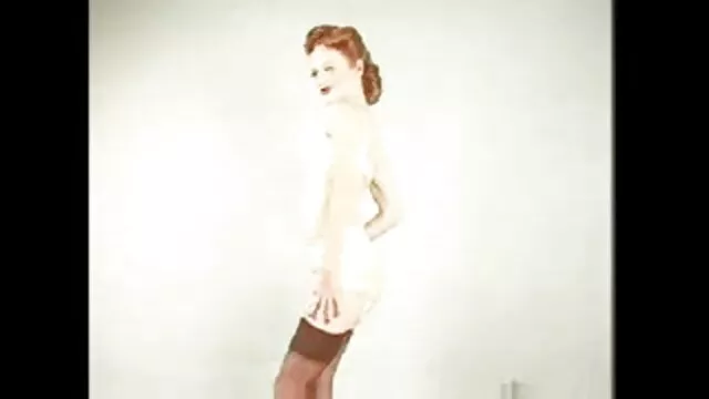 彼は望遠鏡を通して星を見なければならず、彼のガールフレンドは性交したい エロ 女 動画