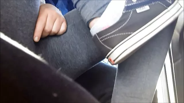 ボディは日焼け止めを適用し、自慰行為を開始します クンニ 女性 用 動画