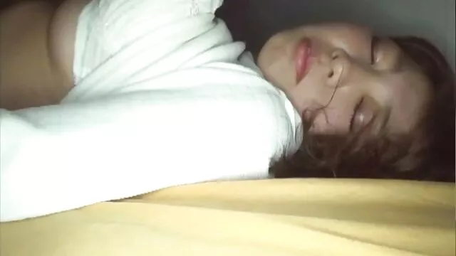 彼女はトイレに行って、お風呂を始めて、彼女の猫を洗う エッチ 無料 動画 女性